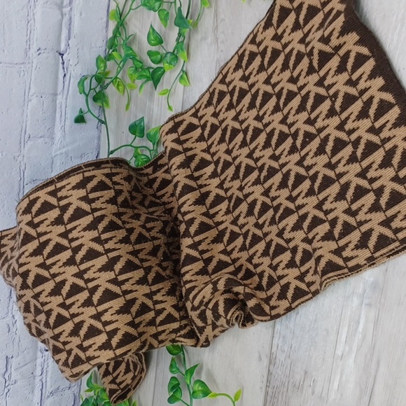 Michael Kors Scarf - Picture 1 of 6